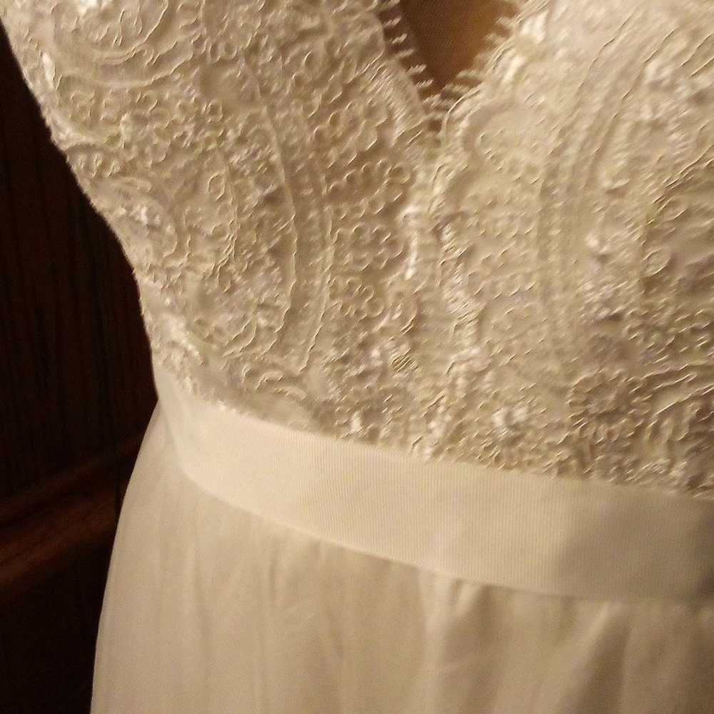 Beautiful wedding dress by jjs size 16 new with t… - image 6