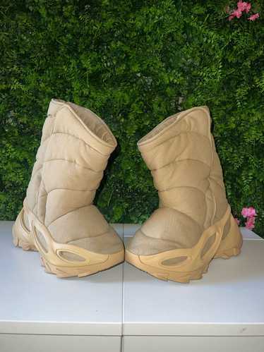 YEEZY NSLTD boot khaki size 10 - Gem