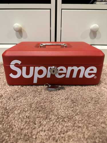 Supreme Supreme Lock Box FW17 Red