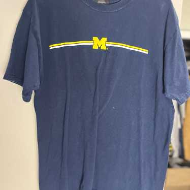 Michigan university wolverines men’s shirt vintage