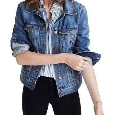 Madewell The jean jacket size Small