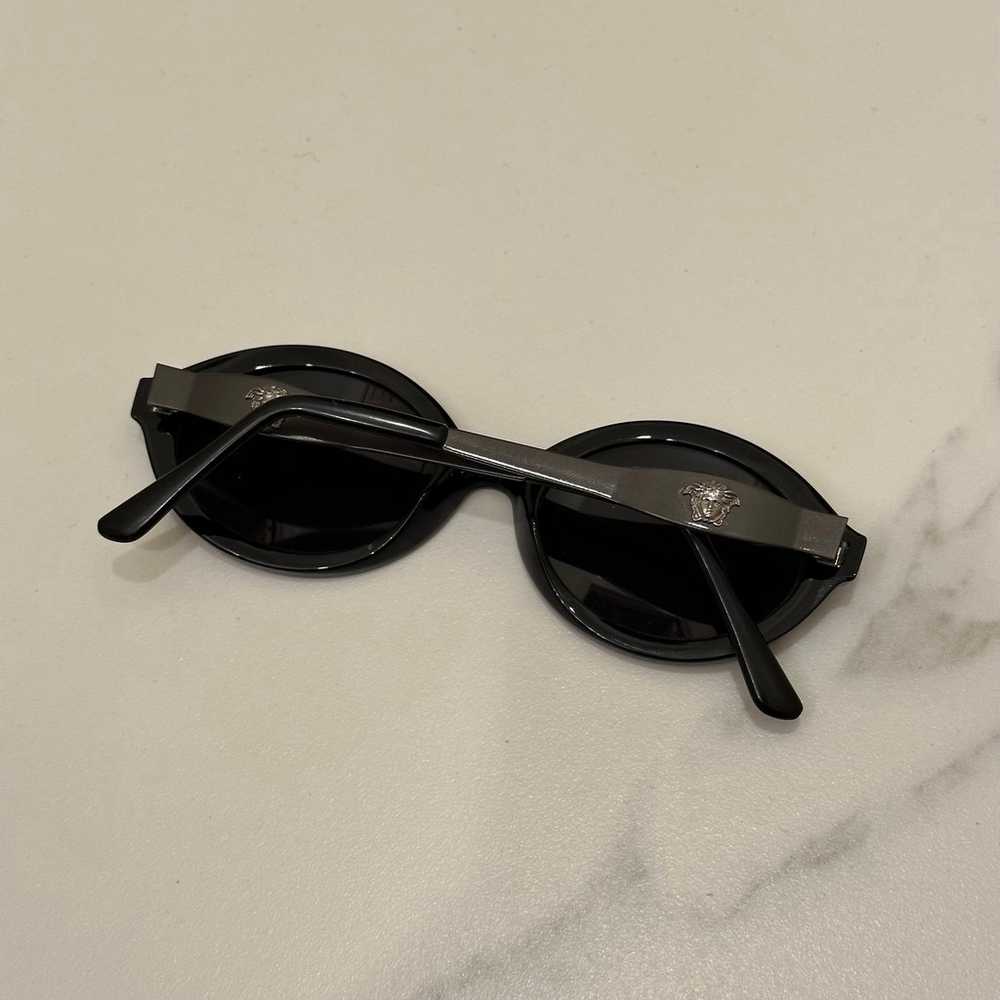 GIANNI VERSACE VINTAGE BLACK OVAL SUNGLASSES - image 6