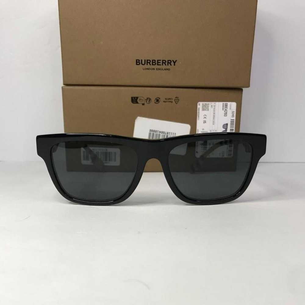 Burberry Sunglasses - image 10