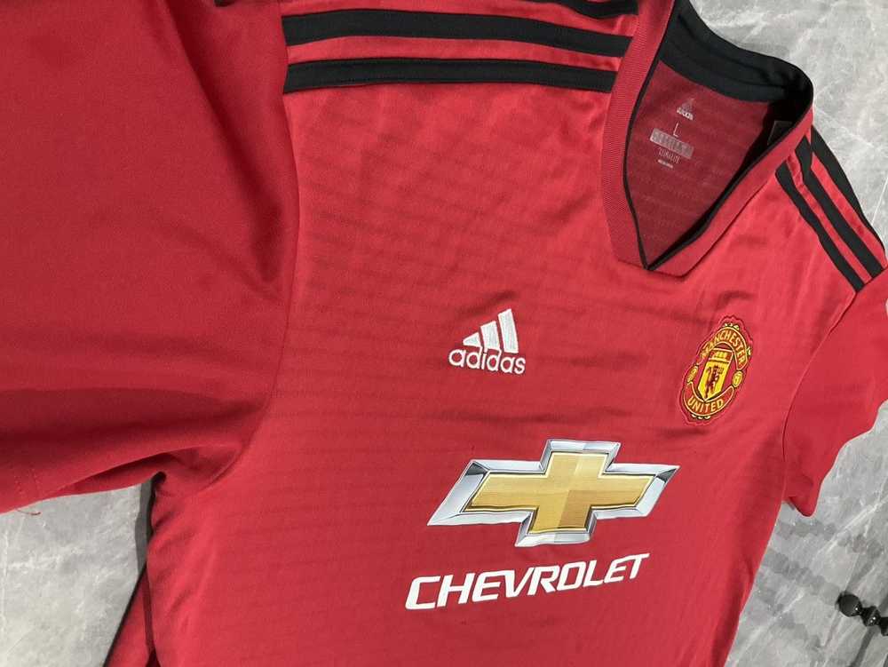 Manchester United × Soccer Jersey × Streetwear Je… - image 6