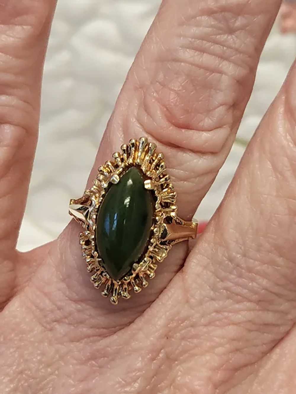 10K Yellow Gold Heavy Nephrite Jade Ring 6.5 - image 11