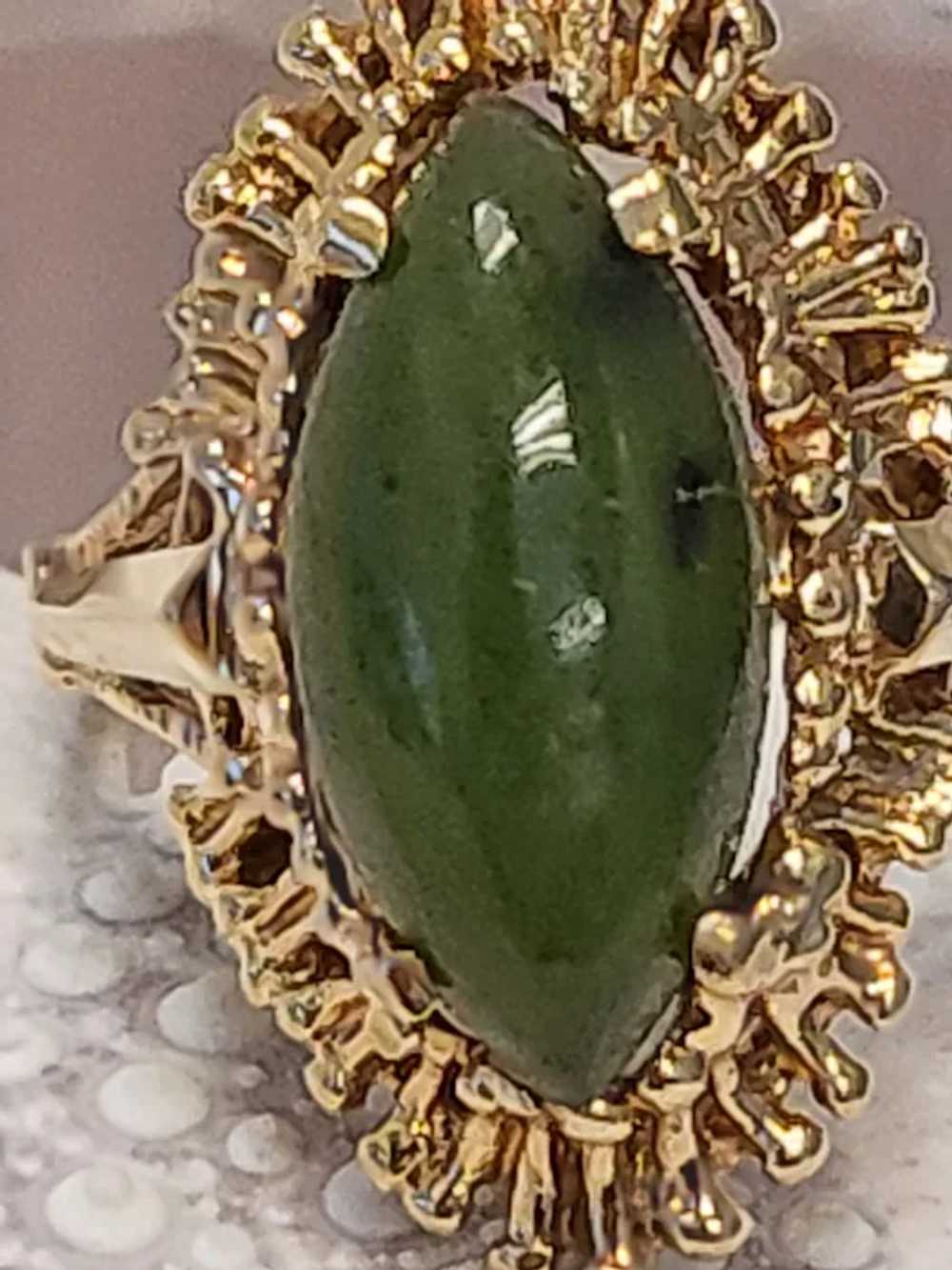 10K Yellow Gold Heavy Nephrite Jade Ring 6.5 - image 9