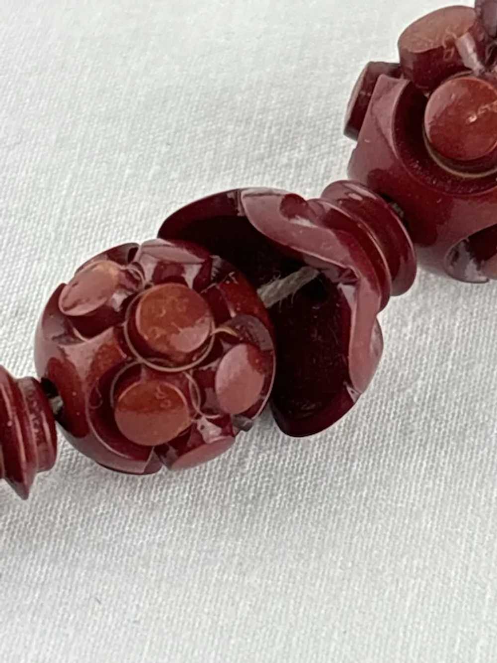 Vintage Carved Chinese Red Lacquer Shou Bead Neck… - image 2