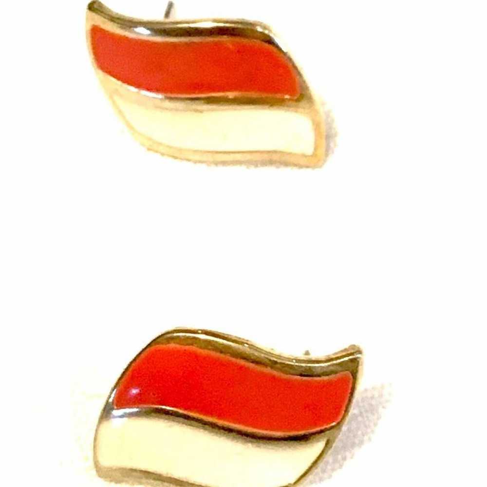 Vintage 80s 90s Orange White Gold Tone Earrings - image 1