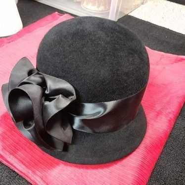 Vintage PLAZA SUITE by BETMAR Black Felt  Hat  Ex… - image 1