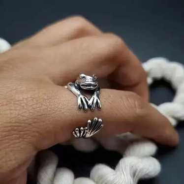 Jewelry × Streetwear × Vintage Frog Ring Wavy Hipp