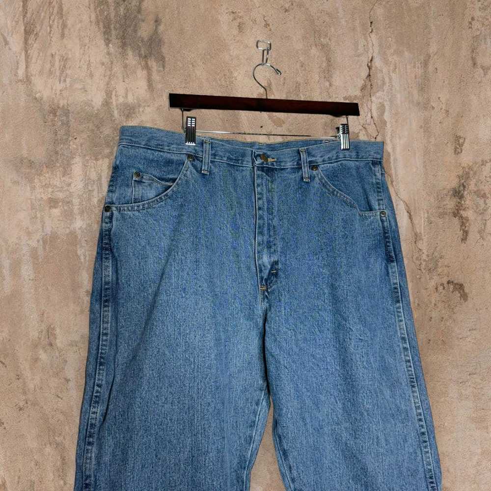Wrangler Jeans Medium Wash Baggy Fit Work Wear De… - image 4