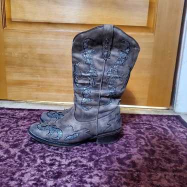 cowgirl boots size 9