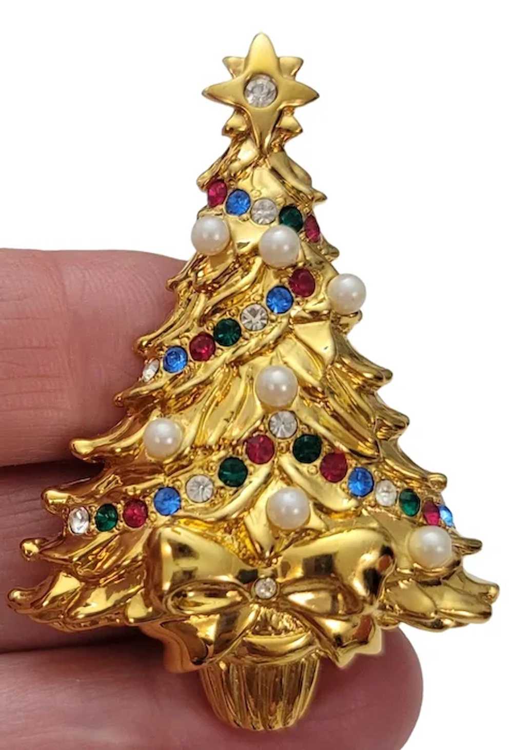 Trifari 1996 Rhinestone Faux Pearl Christmas Tree… - image 2