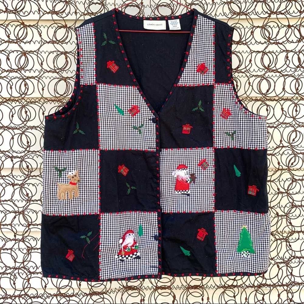 Vintage Vintage Christmas embroidered patchwork v… - image 1