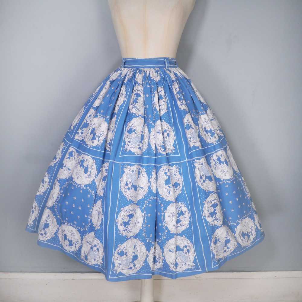 50s BLUE WHITE ROMANTIC ROCOCO SCENES NOVELTY PRI… - image 6