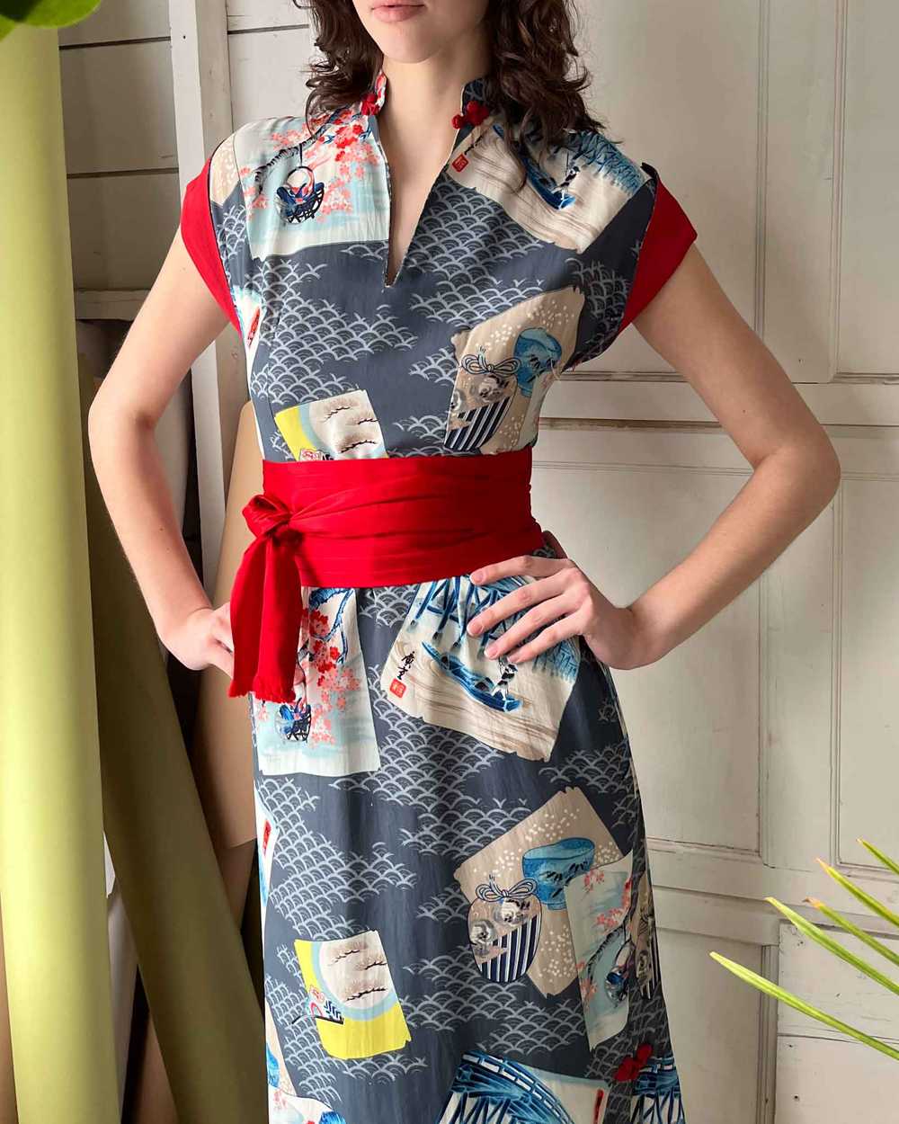 50s Hawaiian Novelty Print Dress | S - image 2