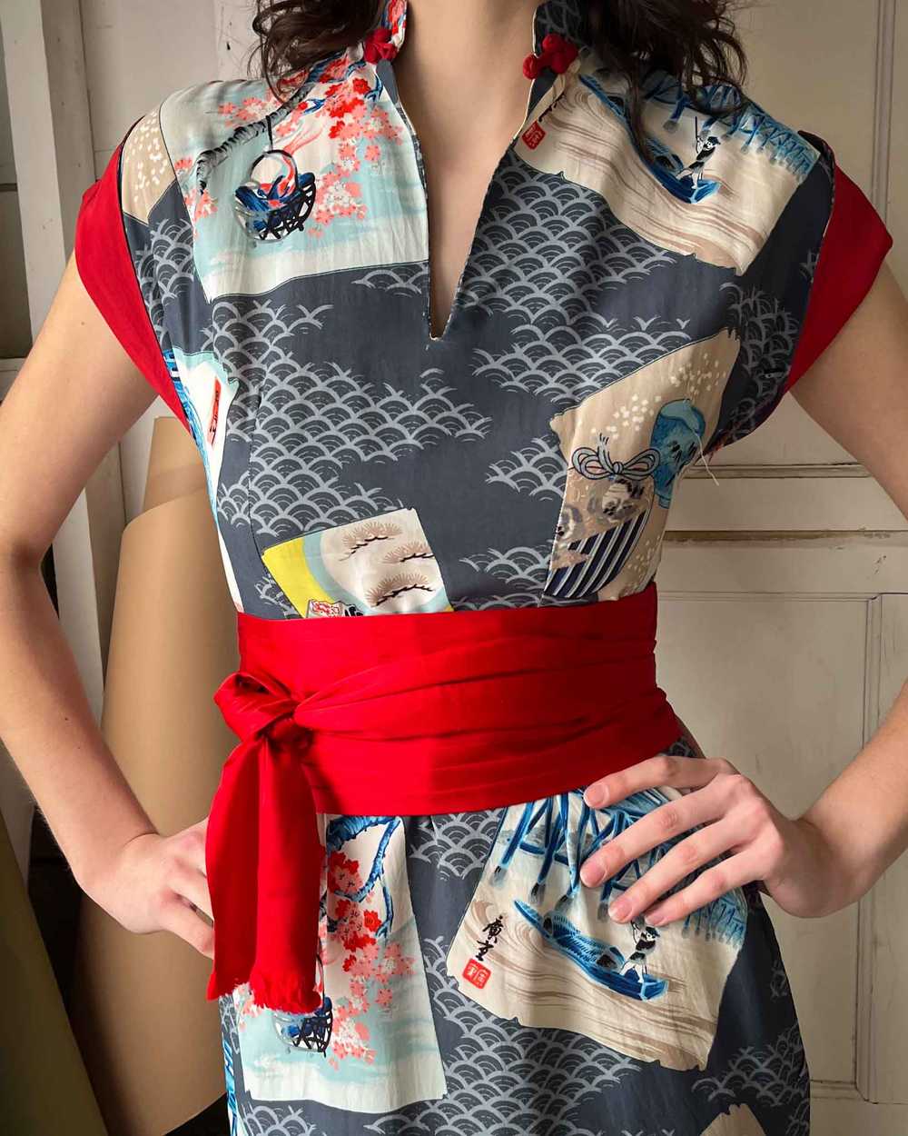 50s Hawaiian Novelty Print Dress | S - image 4