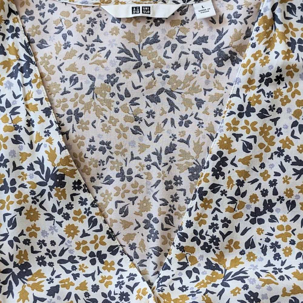 Uniqlo Off White Floral Print Shirt Sleeve Flare … - image 11