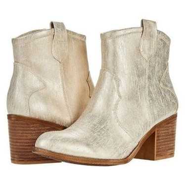 Dirty Laundry United Distressed Gold Cowboy Boot