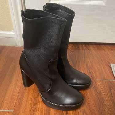 Ecco genuine leather black heeled zipper booties