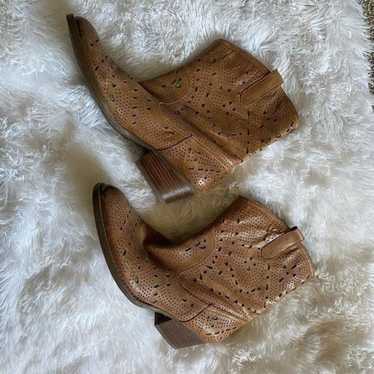Reba Cowboy Boots Size 7 Leather Western Cutout Te