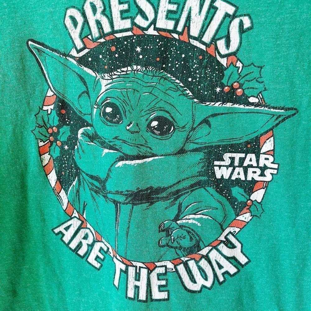 Christmas Star Wars Grogu graphic tshirt "Present… - image 4