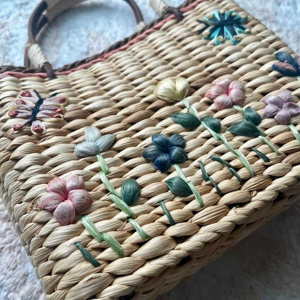 Vintage natural straw purse with butterfly and fl… - image 2