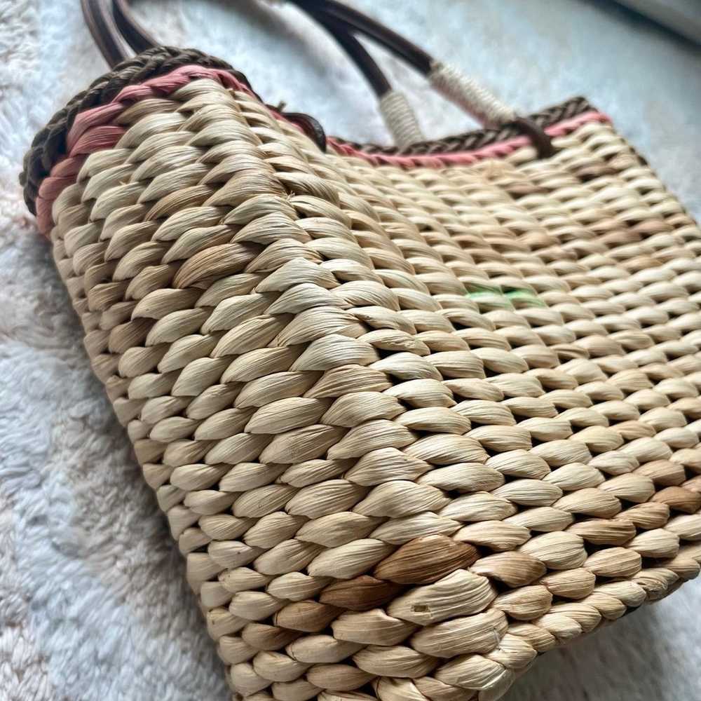 Vintage natural straw purse with butterfly and fl… - image 4