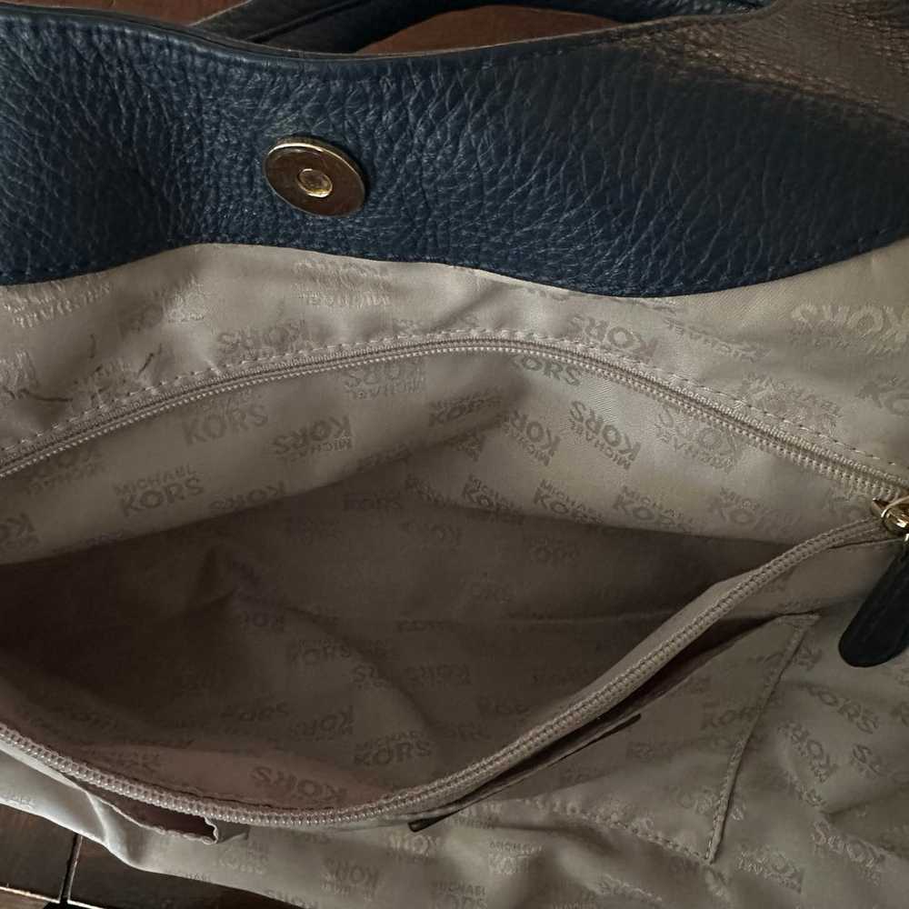 Michael Kors Austin Pebble Leather Shoulder Bag N… - image 9
