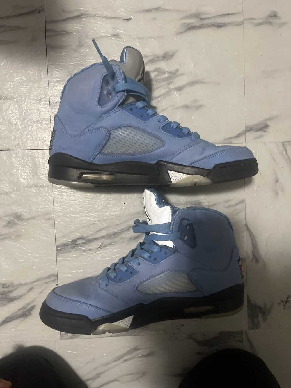 Jordan Brand unc jordan 5 size 9 - image 2