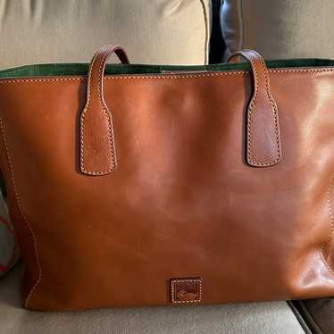 Like new Dooney and Bourke Ashton Tote in Natural.