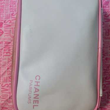 CHANEL Parfums orders Vintage Cosmetic Vanity Bag Pouch White with Pink Trim