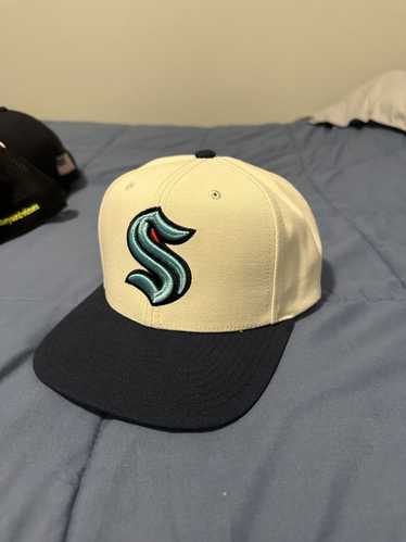 Mitchell & Ness Seattle Kraken SnapBack