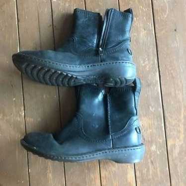 UGG Neevah black leather boots