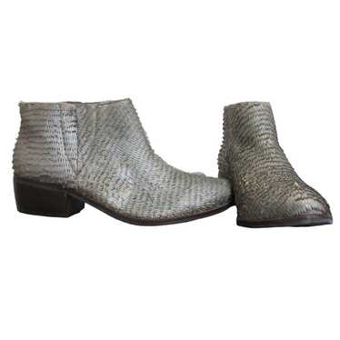 Matisse Pewter Silver Leather Brooke Ankle Boots S