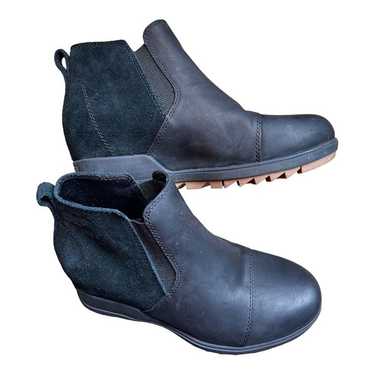 Sorel Women's Evie Chelsea Boots black size 5.5