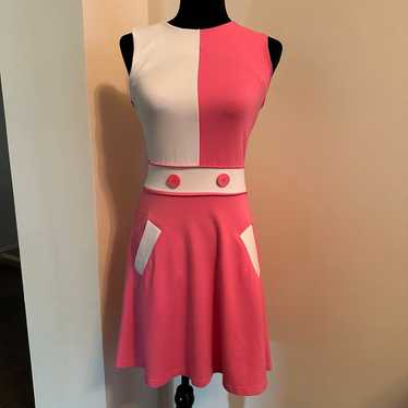 Retro Style pink and white dress size small