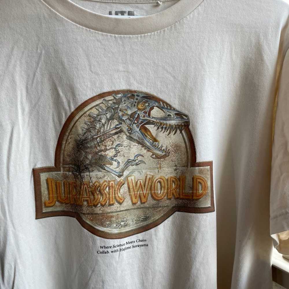 Uniqlo Jurassic World colab Hajime Sorayama graph… - image 10