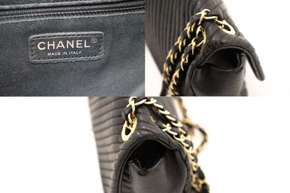 Chanel Chanel Chevron V-Stitch Leather Chain Shou… - image 8