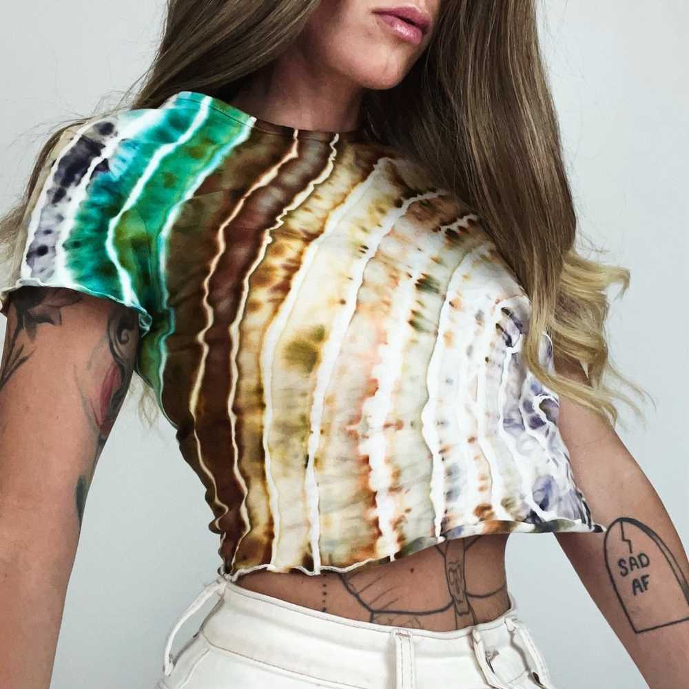 NEW Hand-Dyed Cropped Lettuce Hem T-Shirt | Size M - image 1