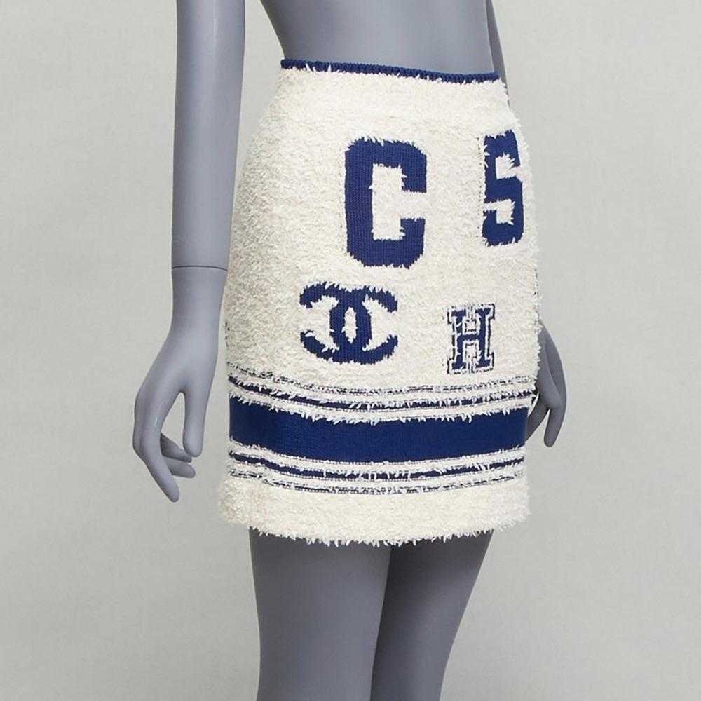 Product Details Chanel White Logo Tweed Mini Skirt - image 4