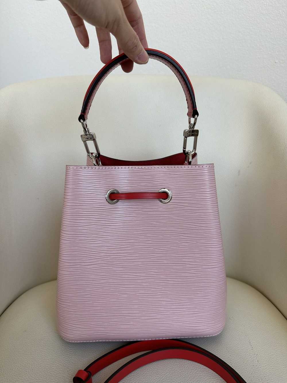 Louis Vuitton Louis vuitton Epi Neonoe BB Rose ba… - image 2