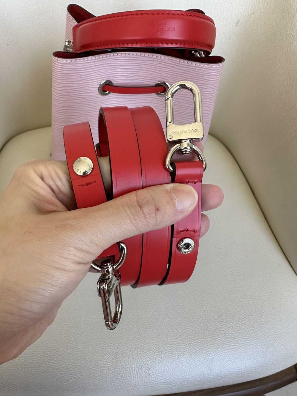 Louis Vuitton Louis vuitton Epi Neonoe BB Rose ba… - image 3