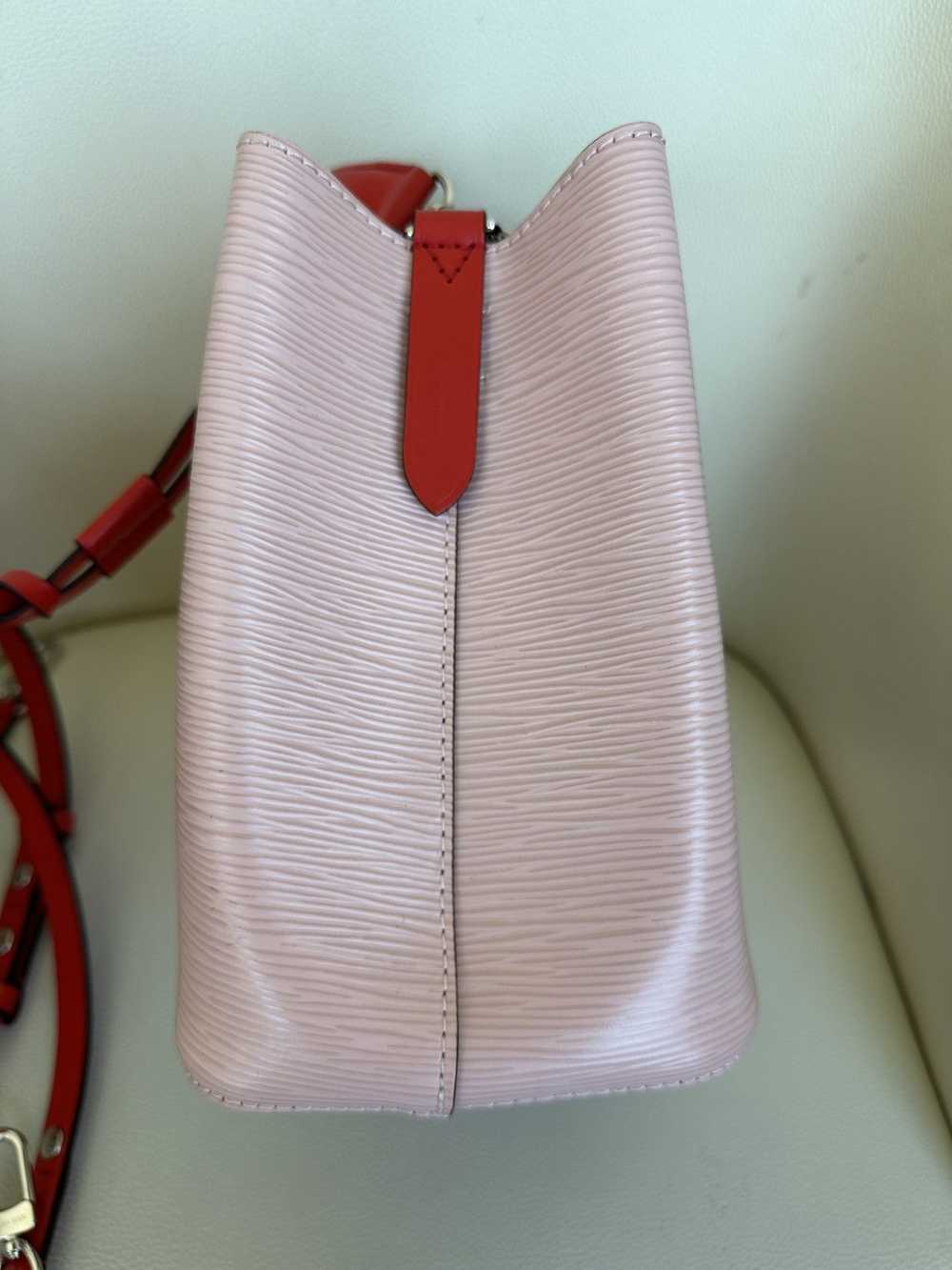 Louis Vuitton Louis vuitton Epi Neonoe BB Rose ba… - image 4