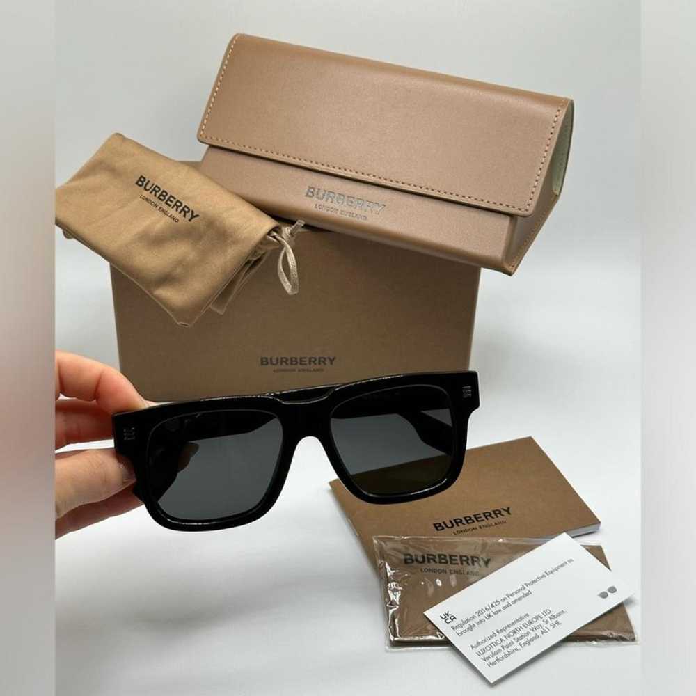 Burberry Sunglasses - image 7