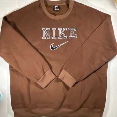 Vintage style Nike embroidered sweatshirt - image 1