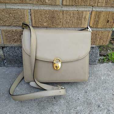 Gucci Vintage Tan Pebbled Leather Turnlock Flap Sh