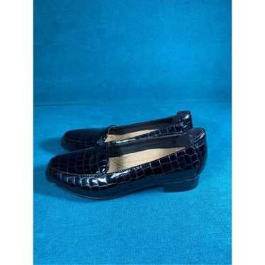 Size 7 - Women’s Clarks Artisan Black Leather Loaf