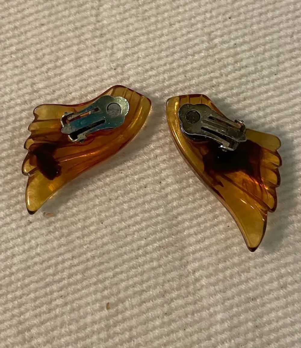 Vintage Amber Carved Bakelite Clip-on Earrings - image 2