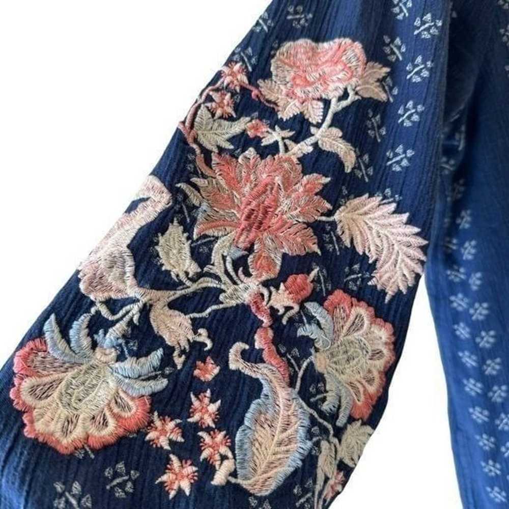 J Jill Blue Floral Embroidered Sleeve Stamped Pri… - image 4